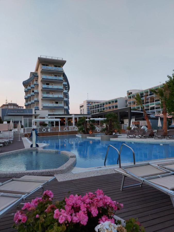 Majestic Beach Hotel & Wellness Bibione Exterior photo
